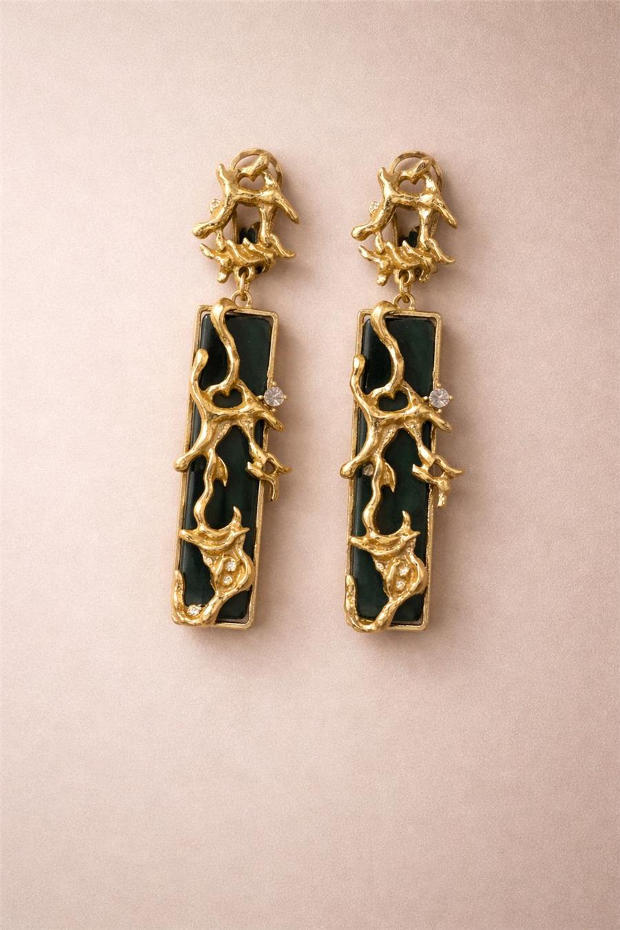 Candida Zümrüt Yeşili Taşlı ve Gold Sarmaşık Modeli Küpe